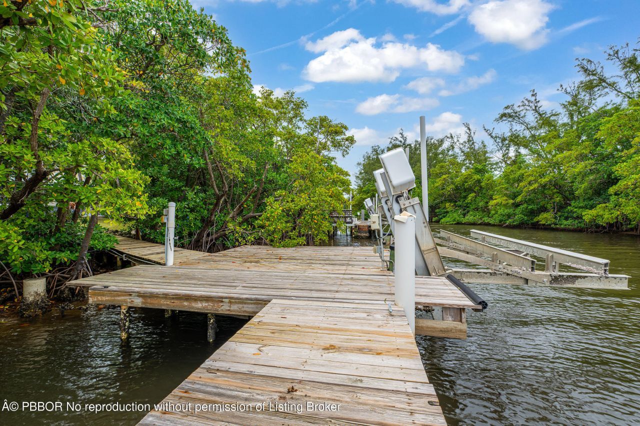 216 SE Atlantic Drive, Lantana, FL 33462 Photo