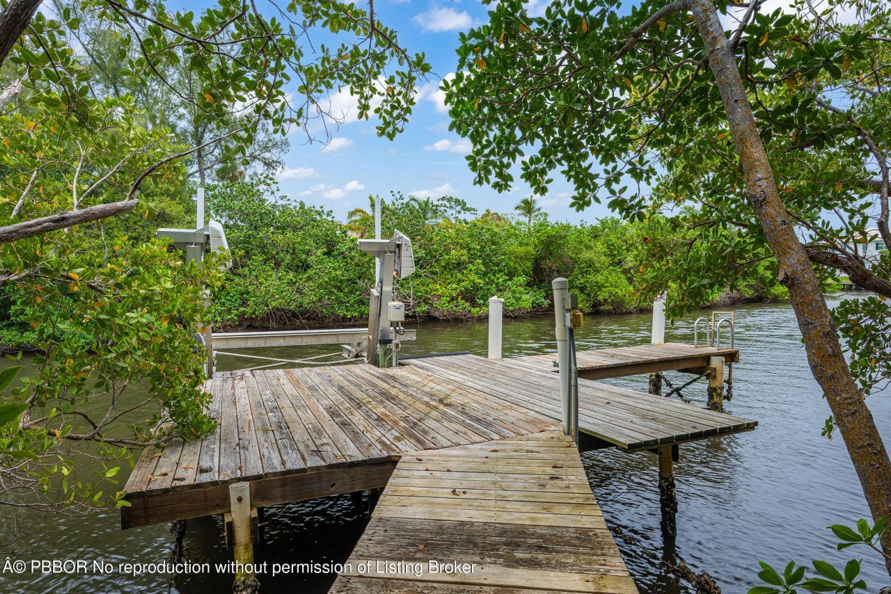 216 SE Atlantic Drive, Lantana, FL 33462 Photo