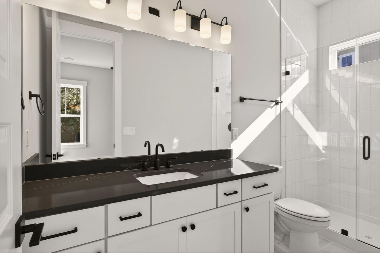 1350 Lucinda Street Photo 10