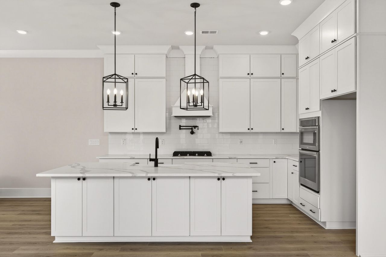 1350 Lucinda Street Photo 4