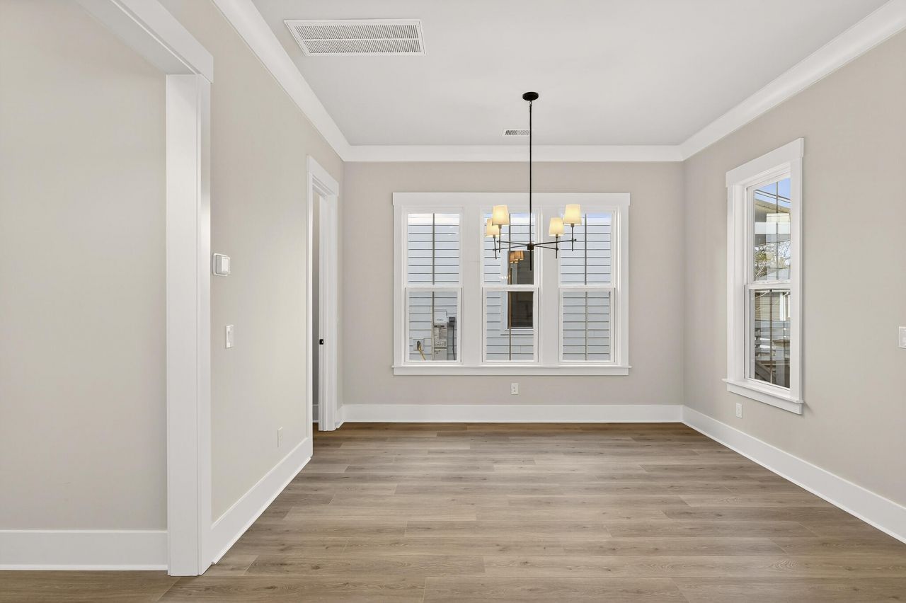 1350 Lucinda Street Photo 5