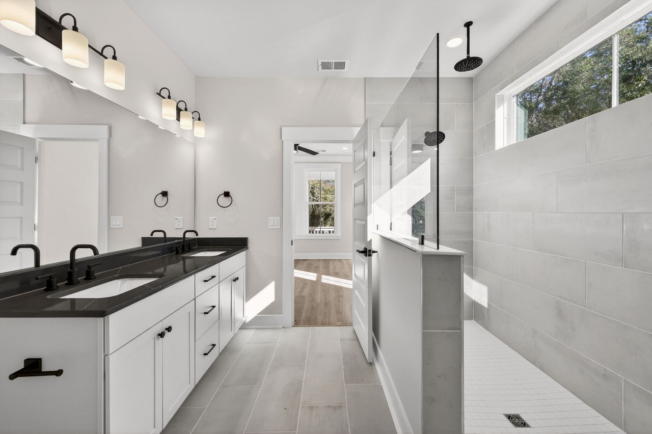 1350 Lucinda Street Photo 8