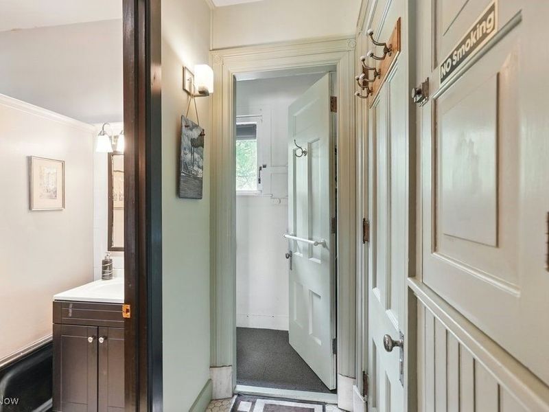 697 W Market Street, Akron, OH 44303 Photo 22