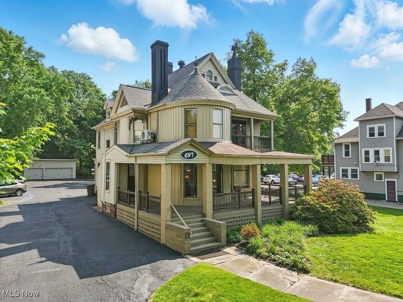 697 W Market Street, Akron, OH 44303 Photo 3