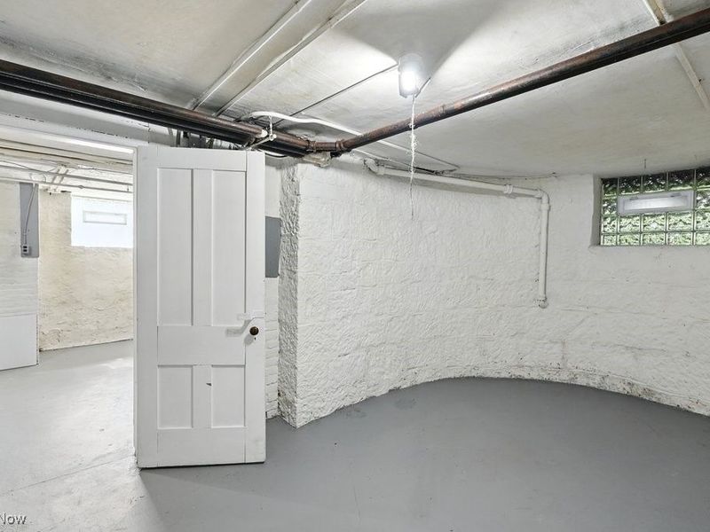 697 W Market Street, Akron, OH 44303 Photo 44