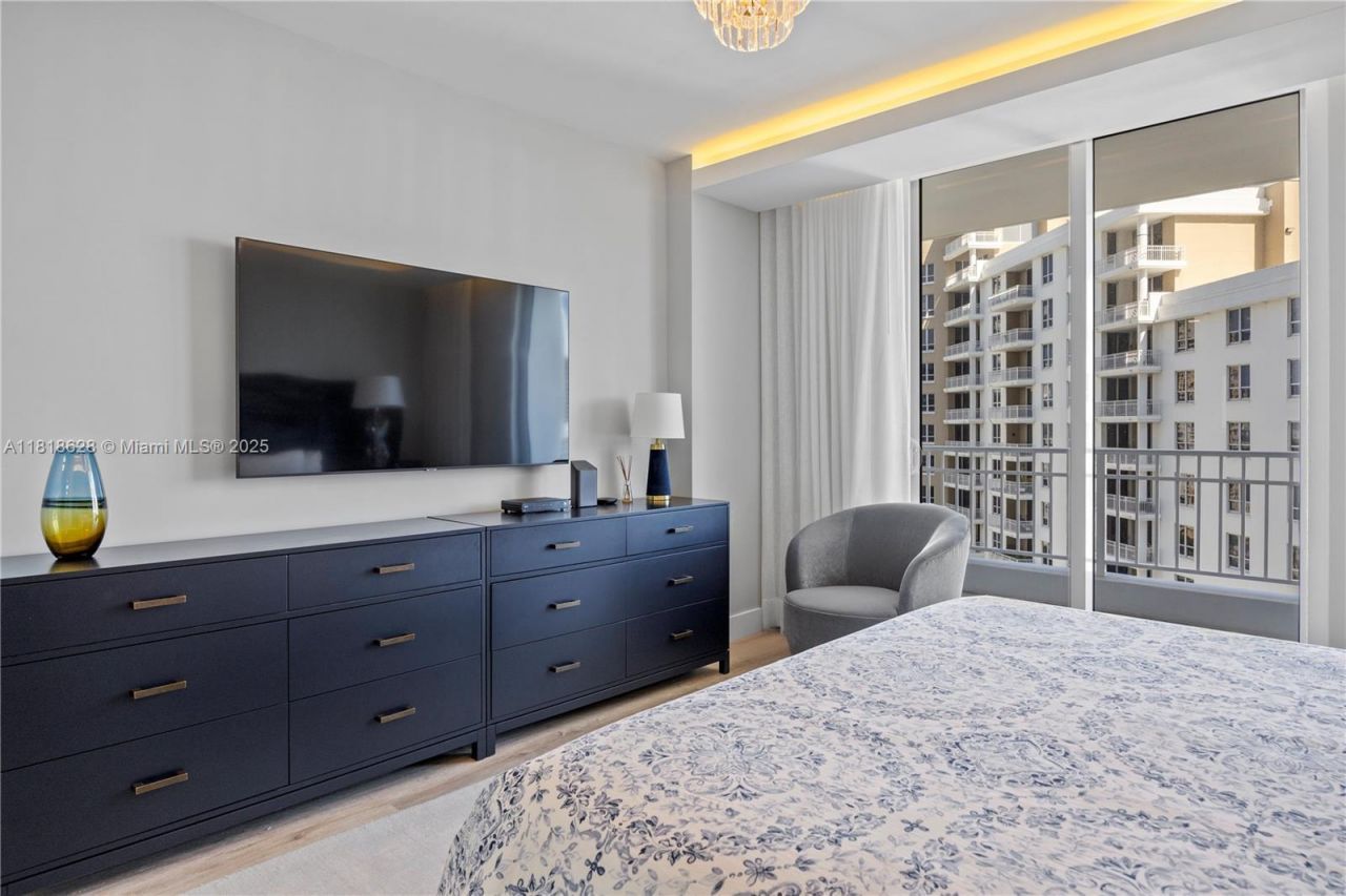 801 Brickell Key Blvd, Unit 2203, Miami, FL 33131 Photo