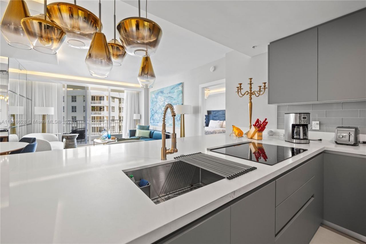 801 Brickell Key Blvd, Unit 2203, Miami, FL 33131 Photo