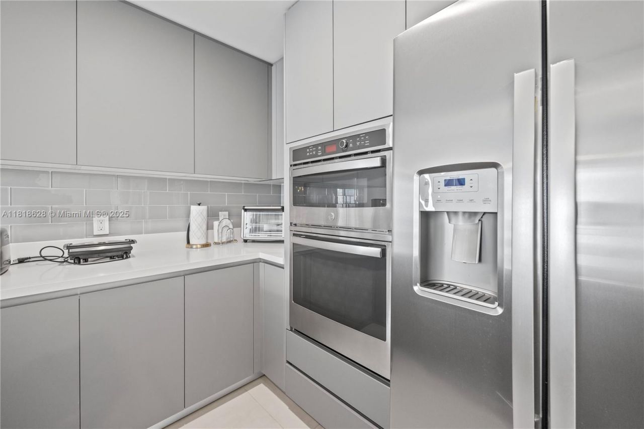 801 Brickell Key Blvd, Unit 2203, Miami, FL 33131 Photo