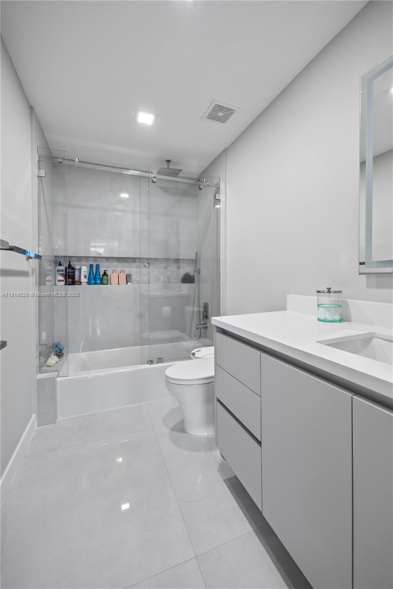 801 Brickell Key Blvd, Unit 2203, Miami, FL 33131 Photo