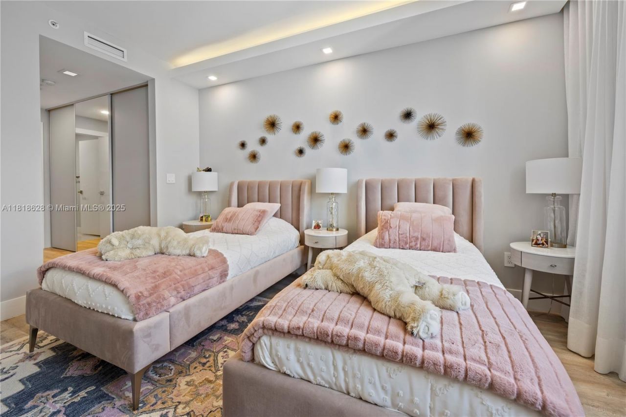 801 Brickell Key Blvd, Unit 2203, Miami, FL 33131 Photo