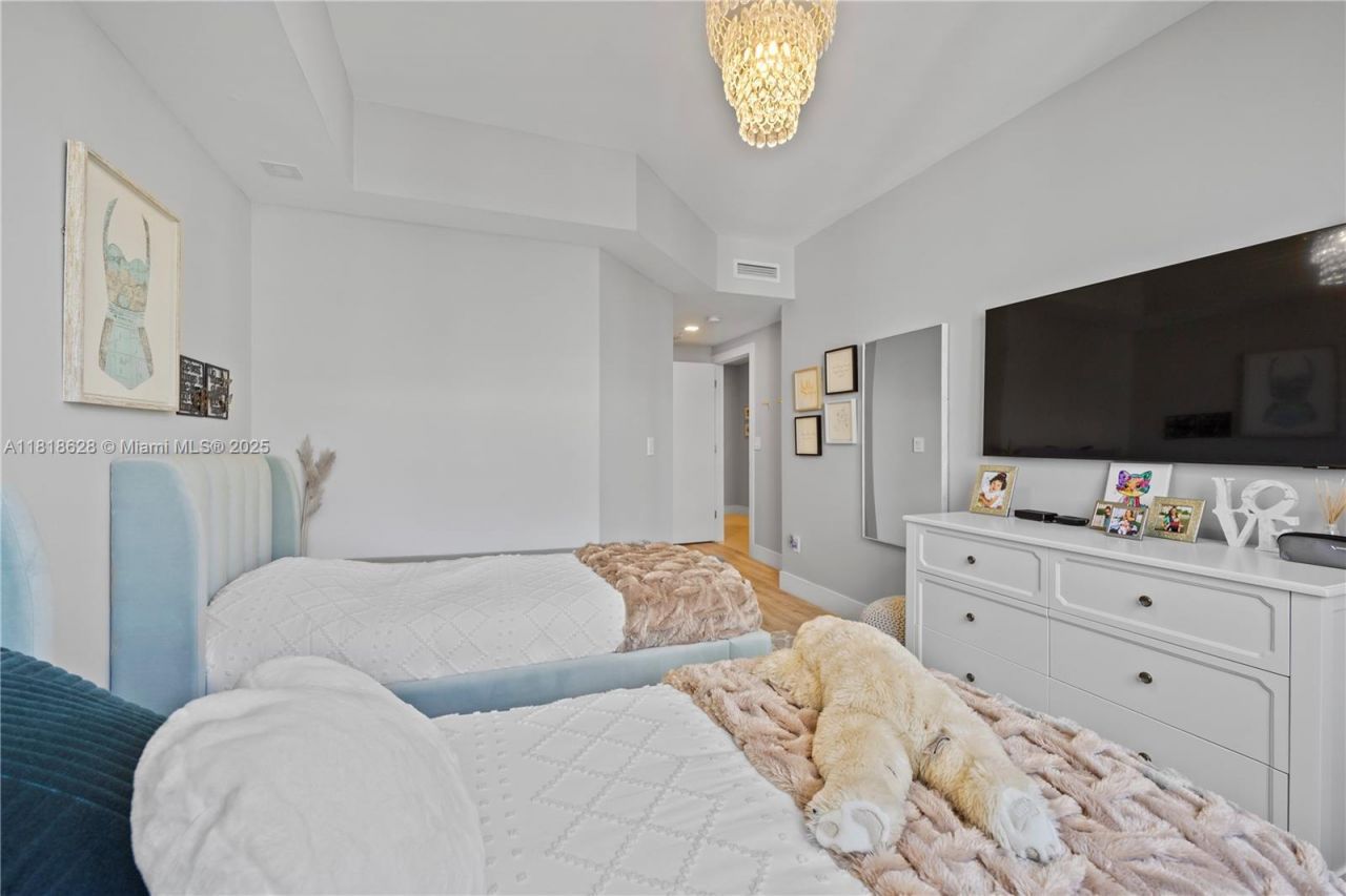 801 Brickell Key Blvd, Unit 2203, Miami, FL 33131 Photo