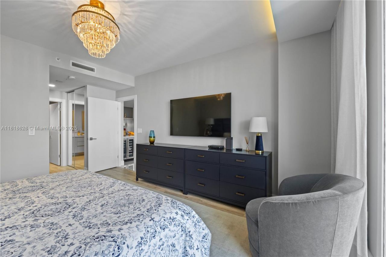 801 Brickell Key Blvd, Unit 2203, Miami, FL 33131 Photo