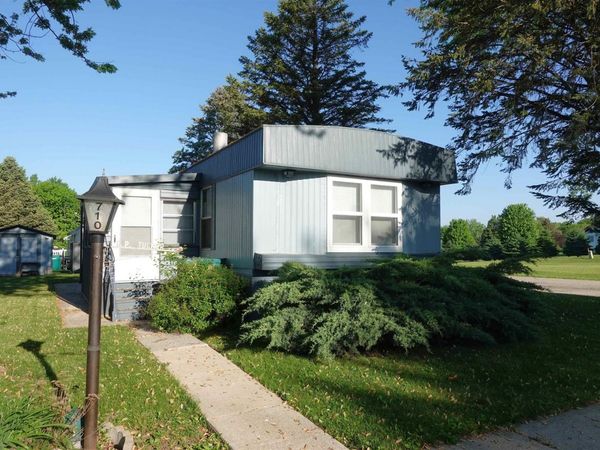 710 Century Estates, Galesburg, IL 61401