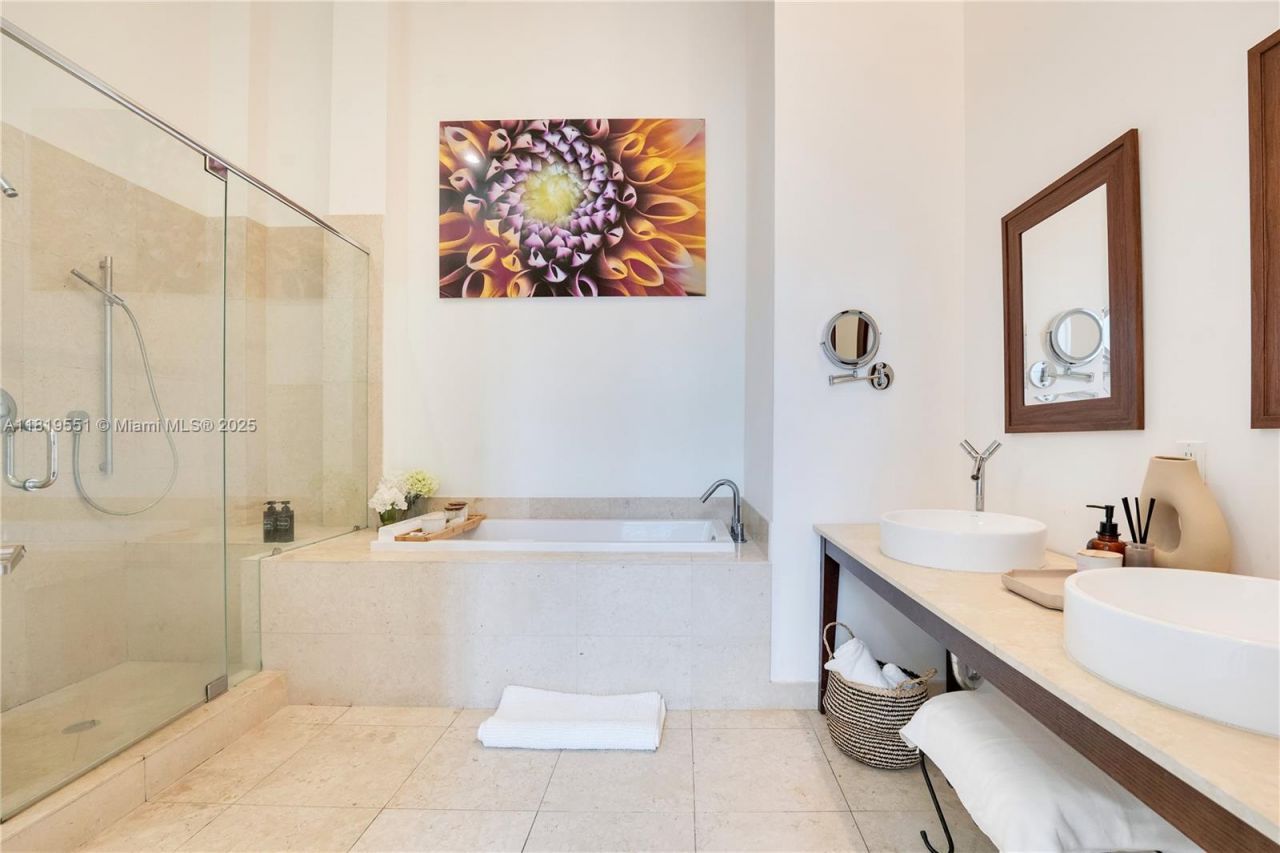 485 Brickell Ave, Unit 4004, Miami, FL 33131 Photo