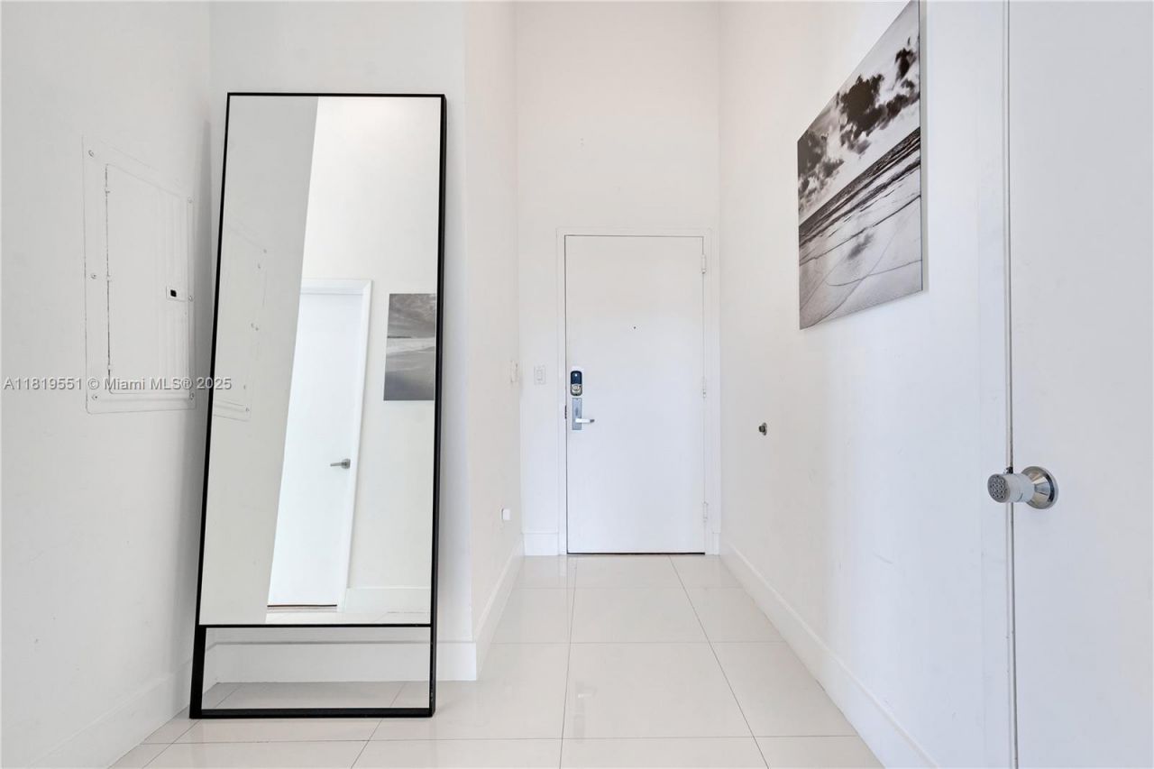 485 Brickell Ave, Unit 4004, Miami, FL 33131 Photo