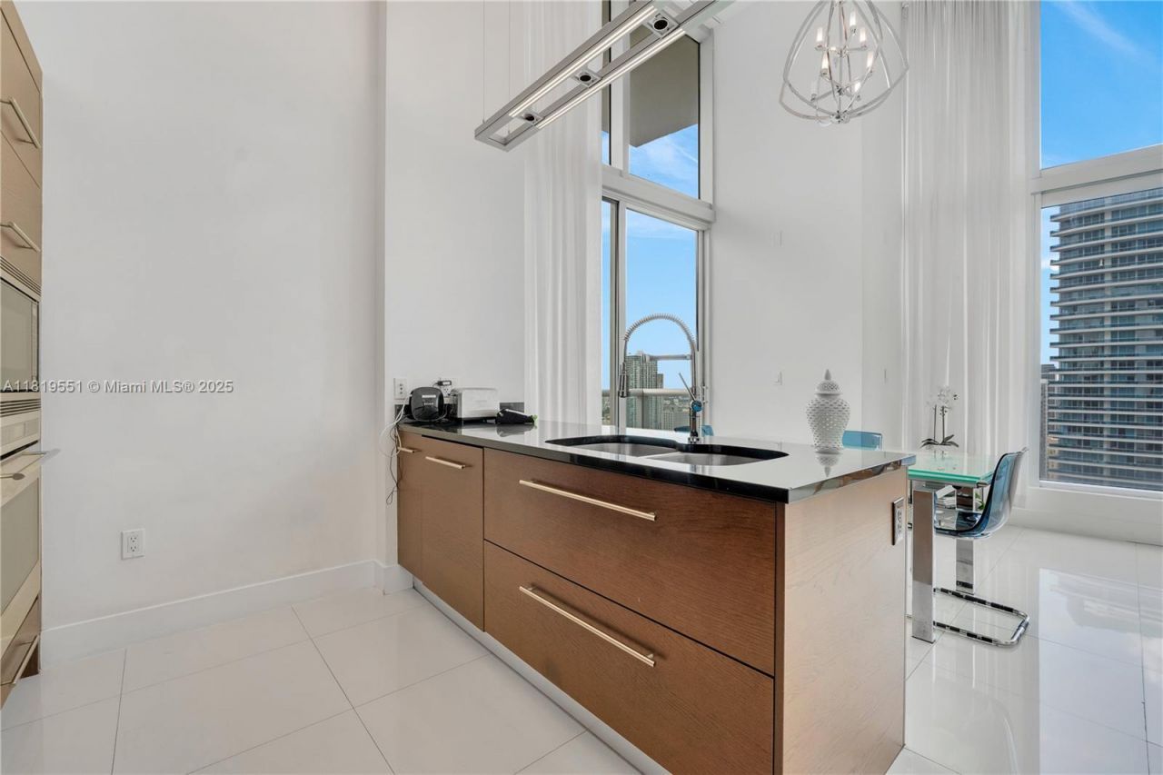 485 Brickell Ave, Unit 4004, Miami, FL 33131 Photo