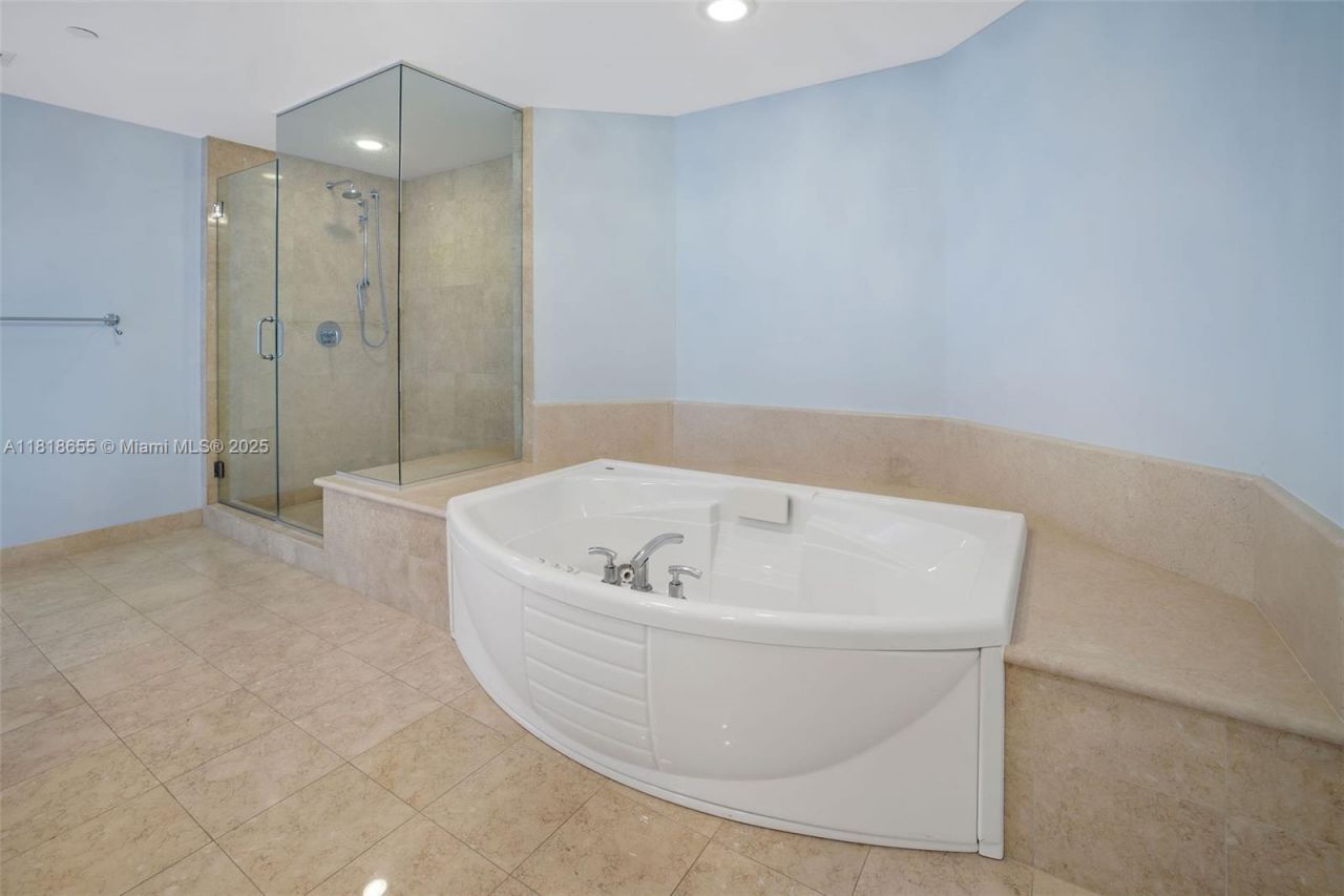 3101 S Ocean Dr, Unit 2708, Hollywood, FL 33019 Photo