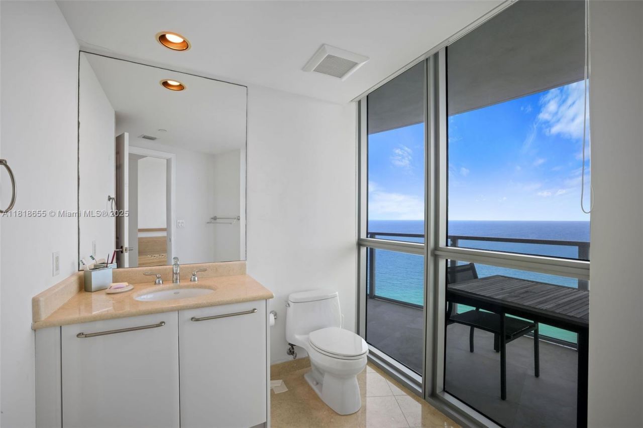 3101 S Ocean Dr, Unit 2708, Hollywood, FL 33019 Photo