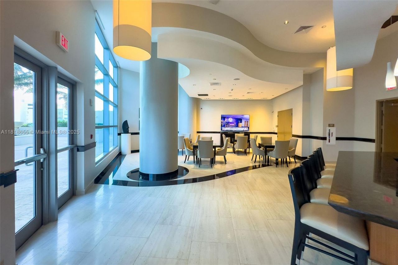 3101 S Ocean Dr, Unit 2708, Hollywood, FL 33019 Photo