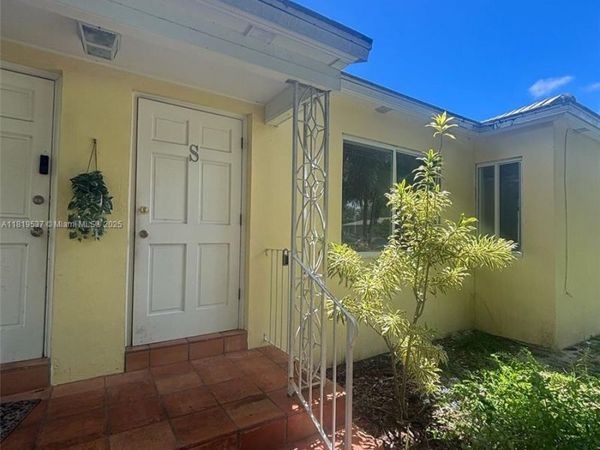 1015 NE 112th St, Unit S, Biscayne Park, FL 33161