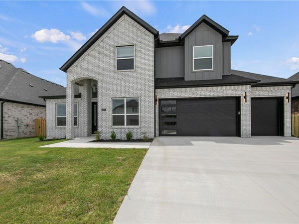 1821 Bluestem Drive, Centerton, AR 72719