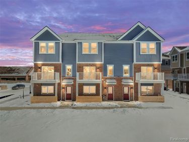 4813 Parkside Lane, Troy, MI 48085