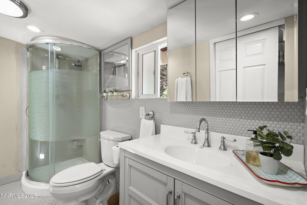 2195 W Plumb Lane, Reno, NV 89509 Photo