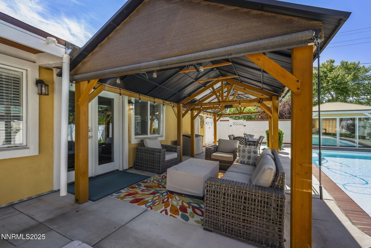 2195 W Plumb Lane, Reno, NV 89509 Photo