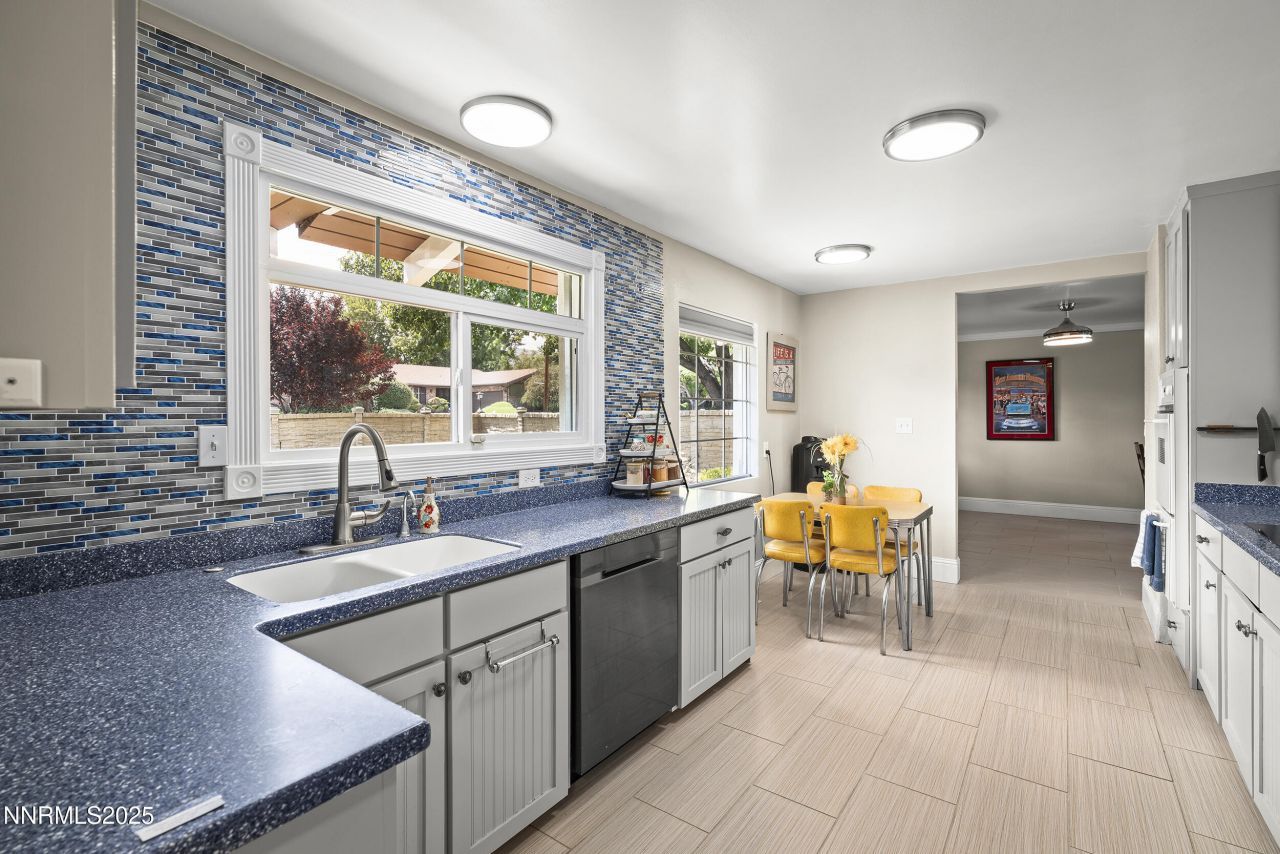 2195 W Plumb Lane, Reno, NV 89509 Photo