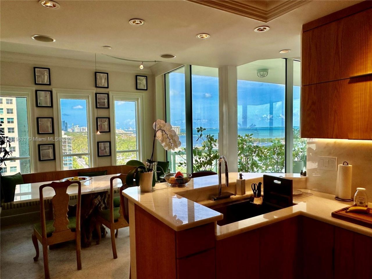 2645 S Bayshore Dr, Unit 1403, Miami, FL 33133 Photo