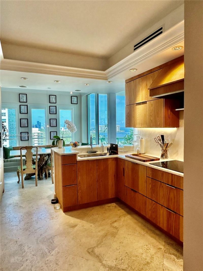 2645 S Bayshore Dr, Unit 1403, Miami, FL 33133 Photo