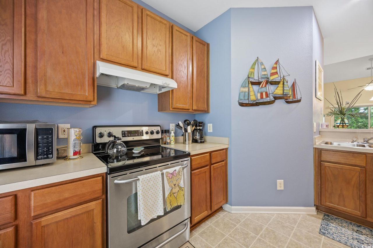 265 Connemara Dr. Photo 12