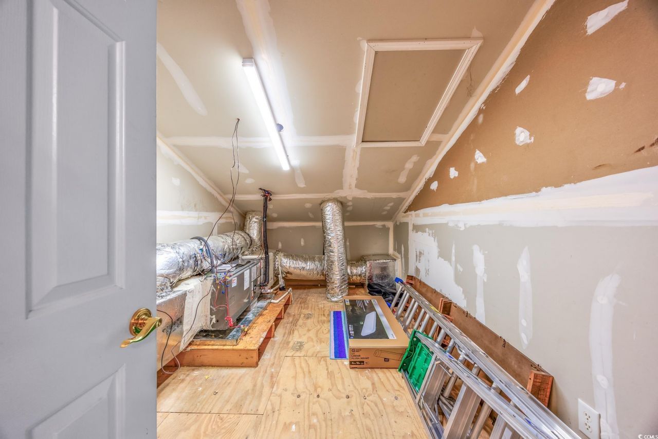 265 Connemara Dr. Photo 22