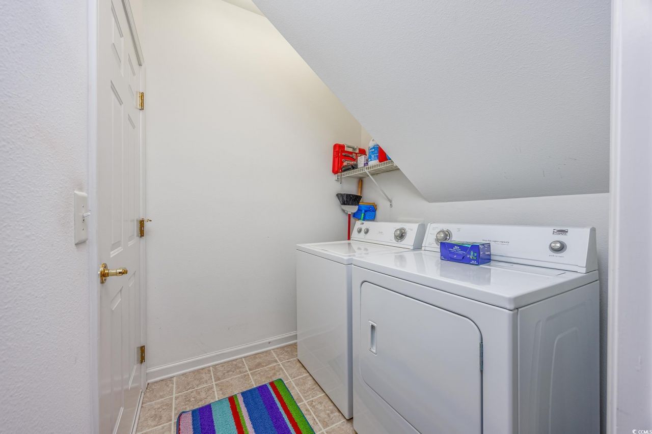 265 Connemara Dr. Photo 23