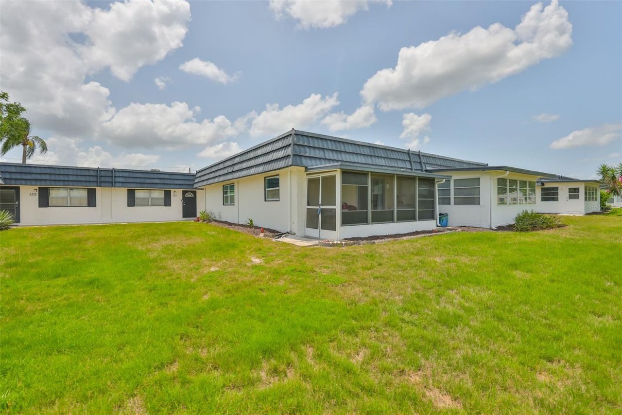 301 Kings Boulevard, Unit 130, Sun City Center, FL 33573 Photo