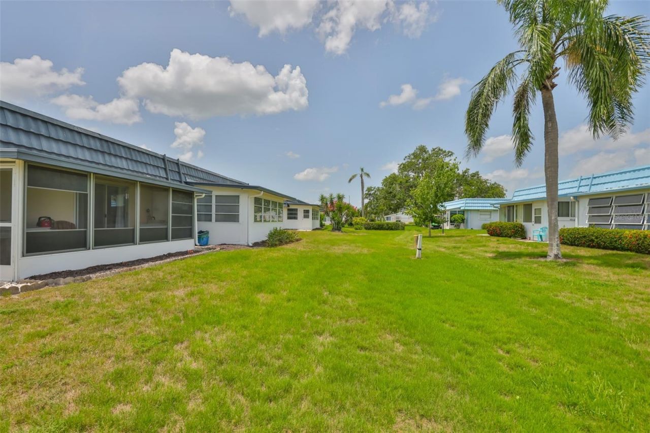 301 Kings Boulevard, Unit 130, Sun City Center, FL 33573 Photo