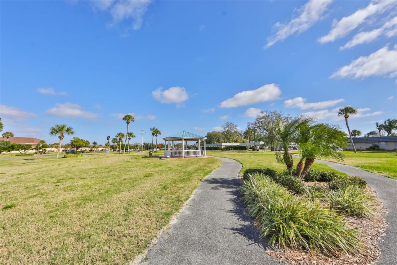 301 Kings Boulevard, Unit 130, Sun City Center, FL 33573 Photo
