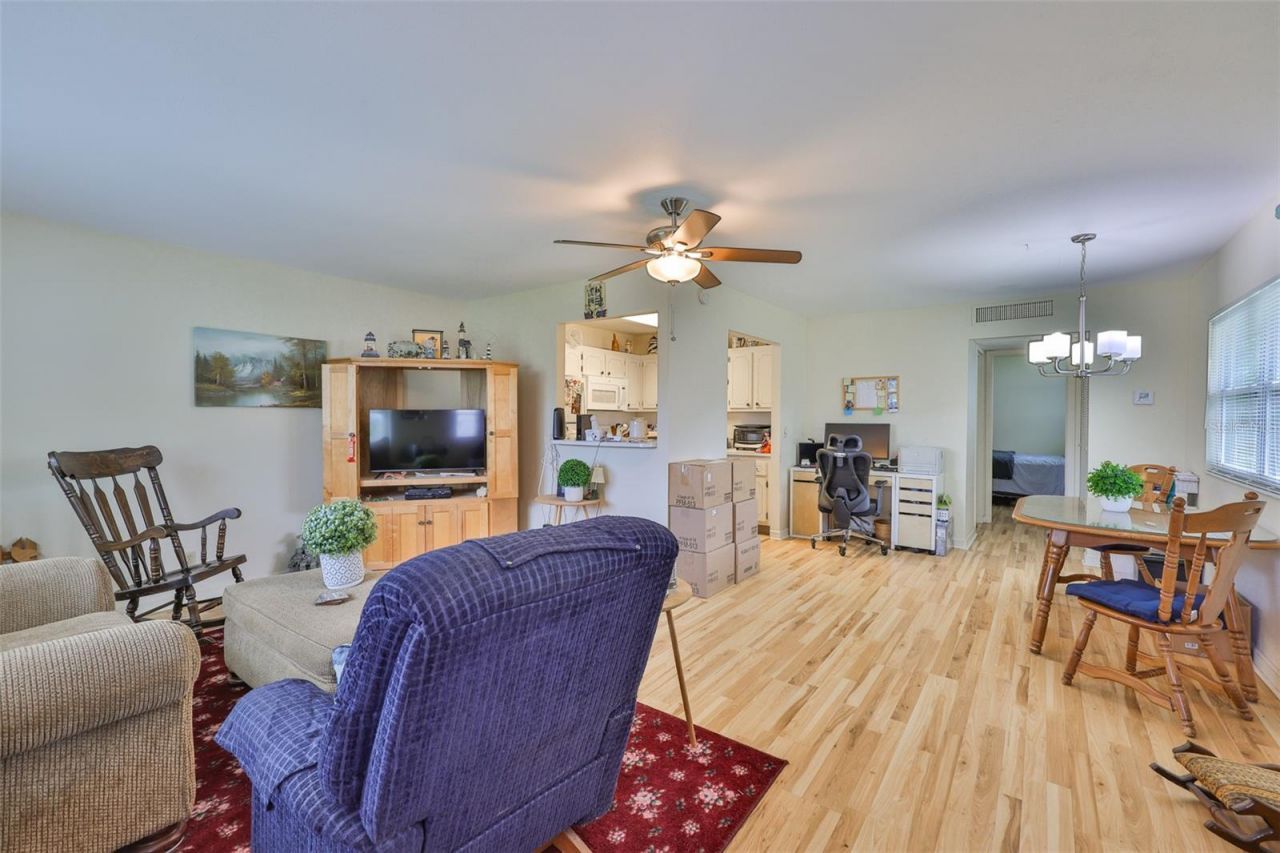 301 Kings Boulevard, Unit 130, Sun City Center, FL 33573 Photo