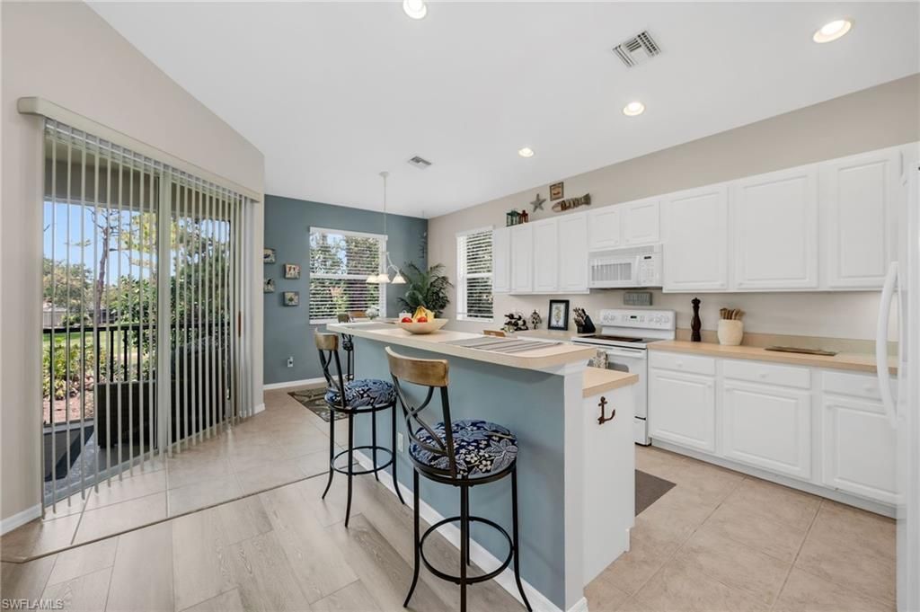 28220 Caballero Way, Unit 2422, Bonita Springs, FL 34135 Photo