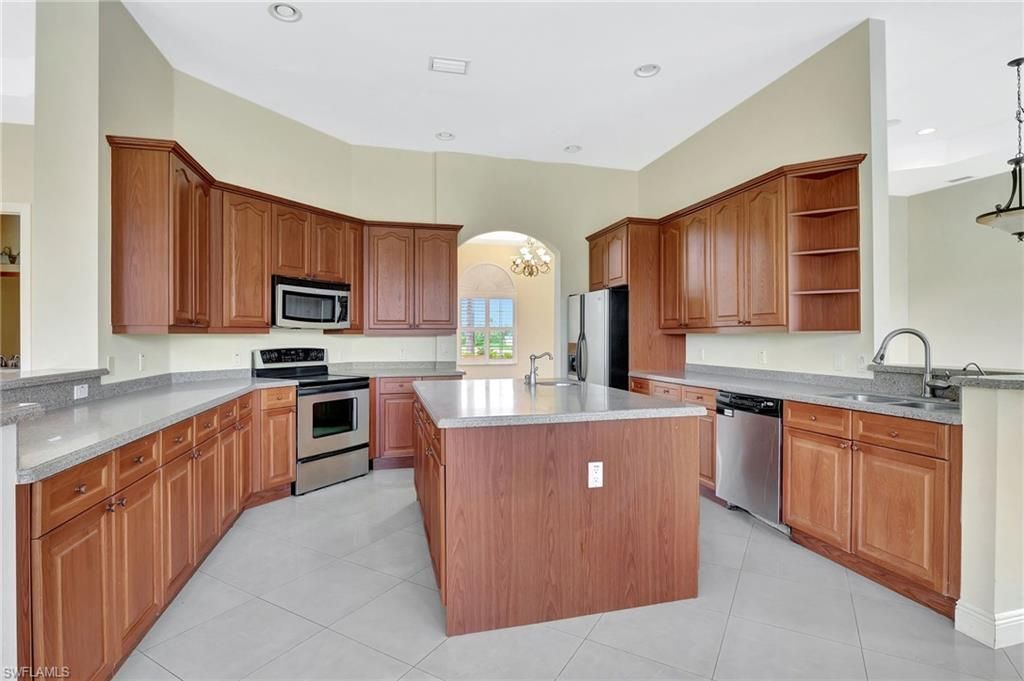 680 Mirror Lakes Ct, Lehigh Acres, FL 33974 Photo