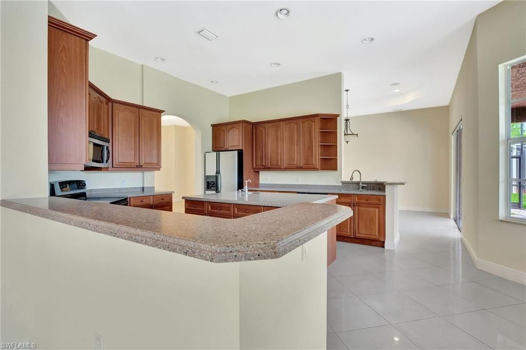 680 Mirror Lakes Ct, Lehigh Acres, FL 33974 Photo