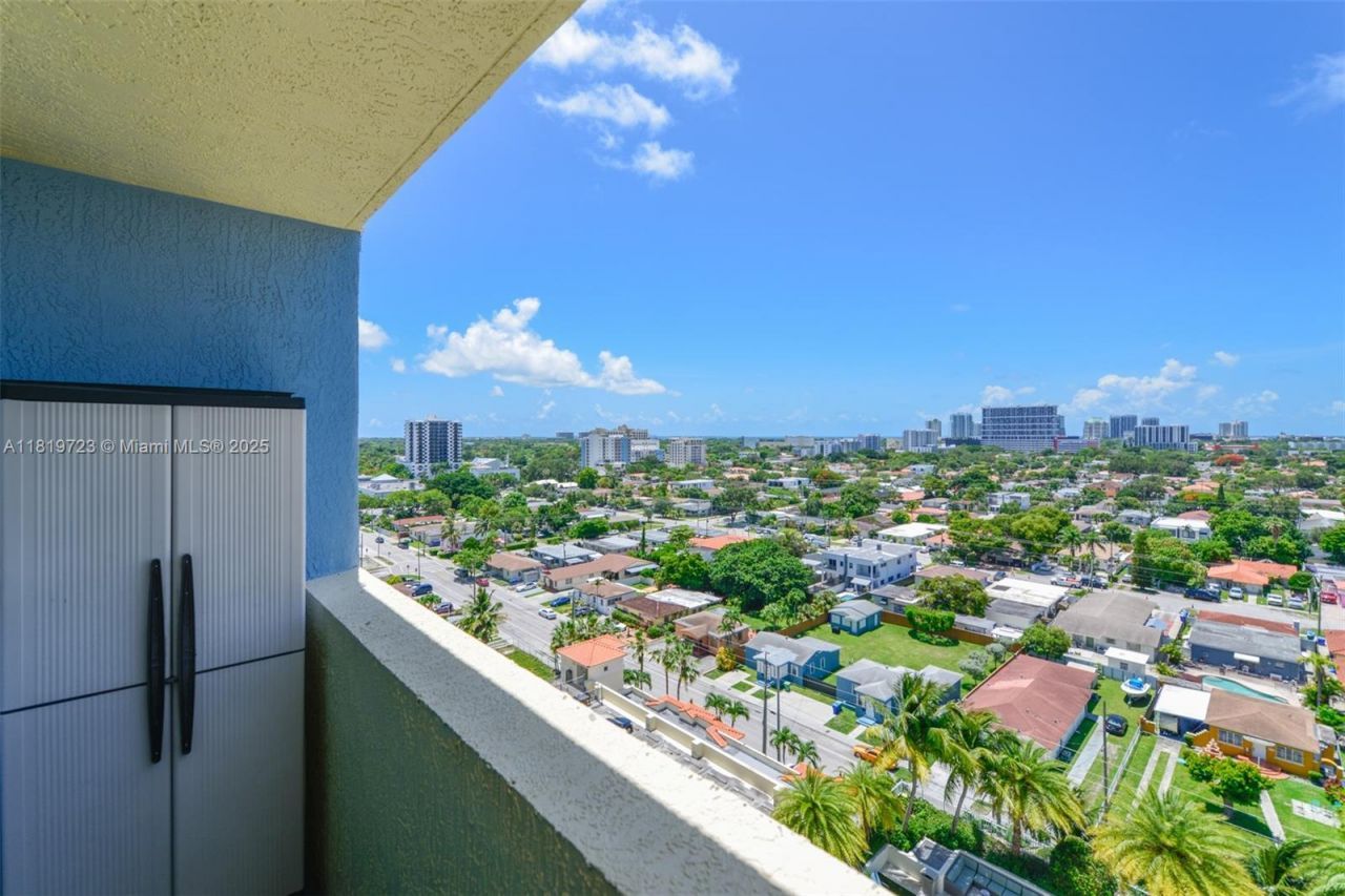 3000 Coral Way, Unit 1208, Miami, FL 33145 Photo