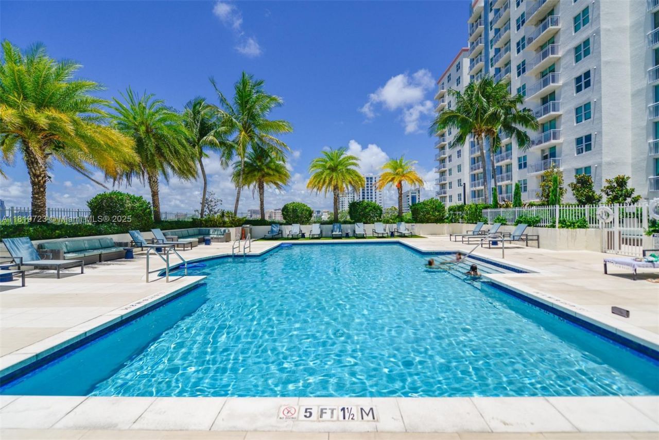 3000 Coral Way, Unit 1208, Miami, FL 33145 Photo