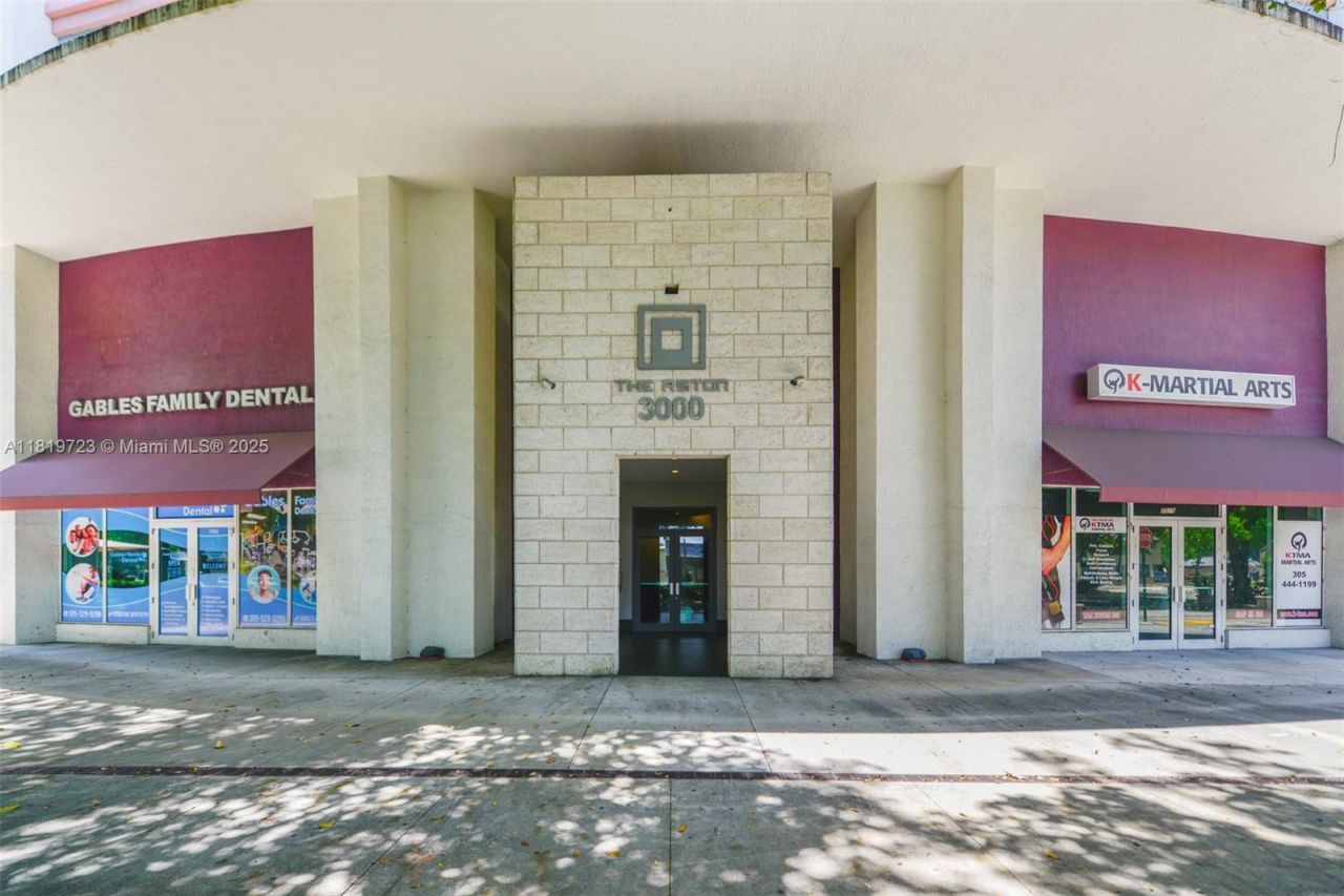 3000 Coral Way, Unit 1208, Miami, FL 33145 Photo