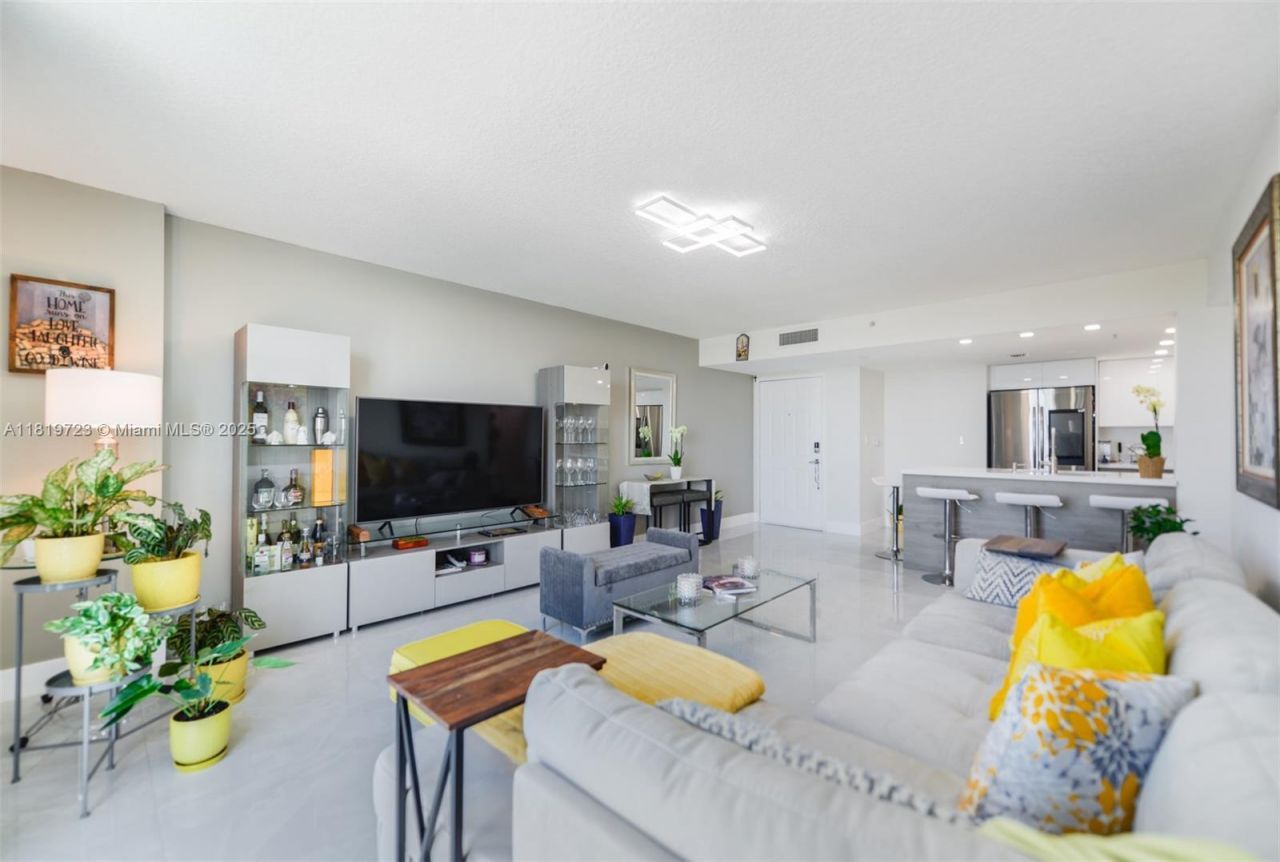 3000 Coral Way, Unit 1208, Miami, FL 33145 Photo