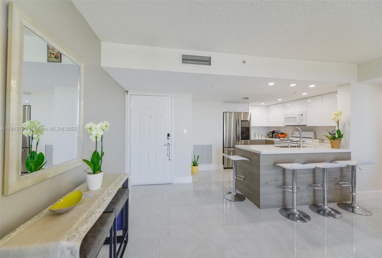 3000 Coral Way, Unit 1208, Miami, FL 33145 Photo