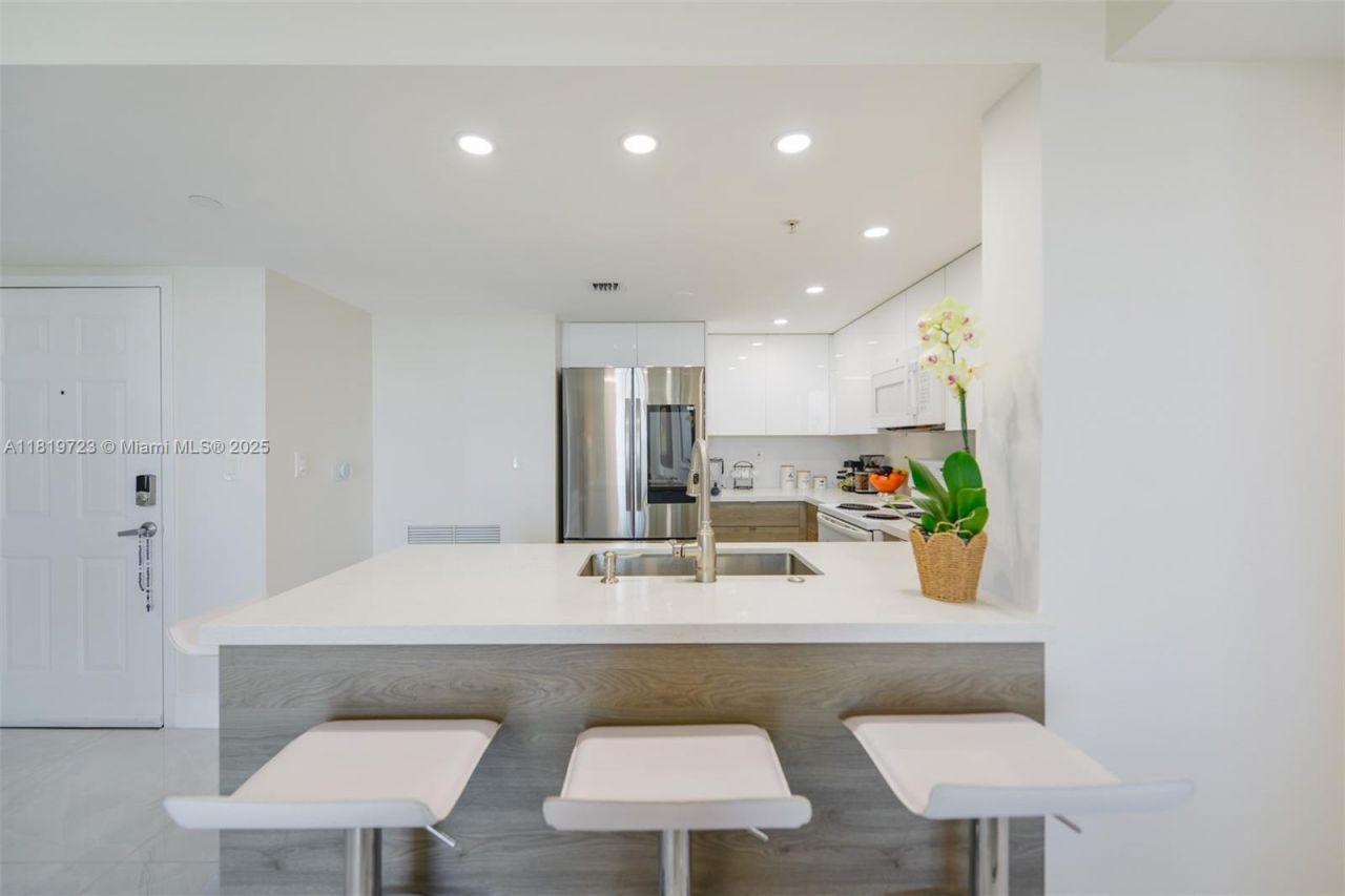 3000 Coral Way, Unit 1208, Miami, FL 33145 Photo