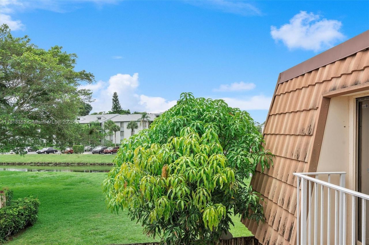 839 Blue Ridge Cir, Unit 839, West Palm Beach, FL 33409 Photo