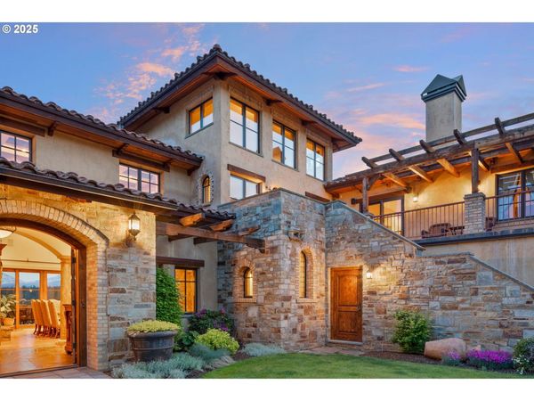 16465 Suntree LN, Sisters, OR 97759