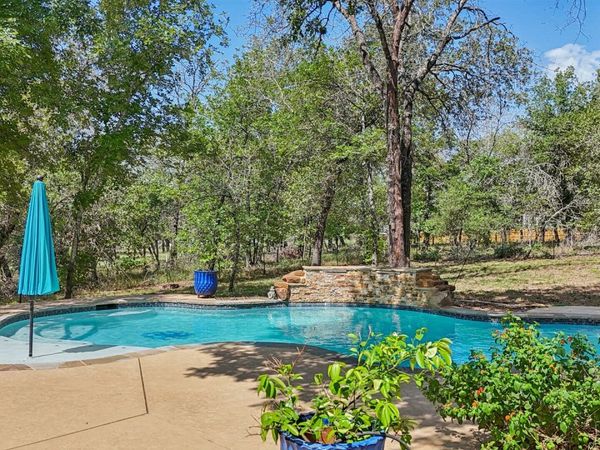 557 Jacobs Ln., La Vernia, TX 78121